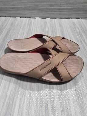 Patagonia Sky Dancer Dark Taupe With Red Accents Sandals Size 8
